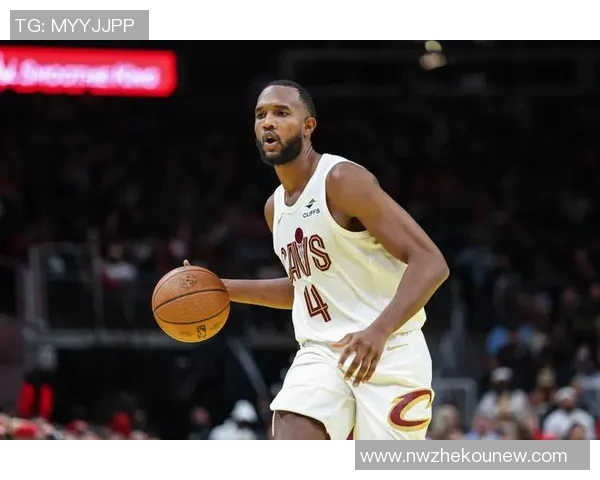 单场30分20篮板的挑战有多大现役球员中谁的表现最为突出